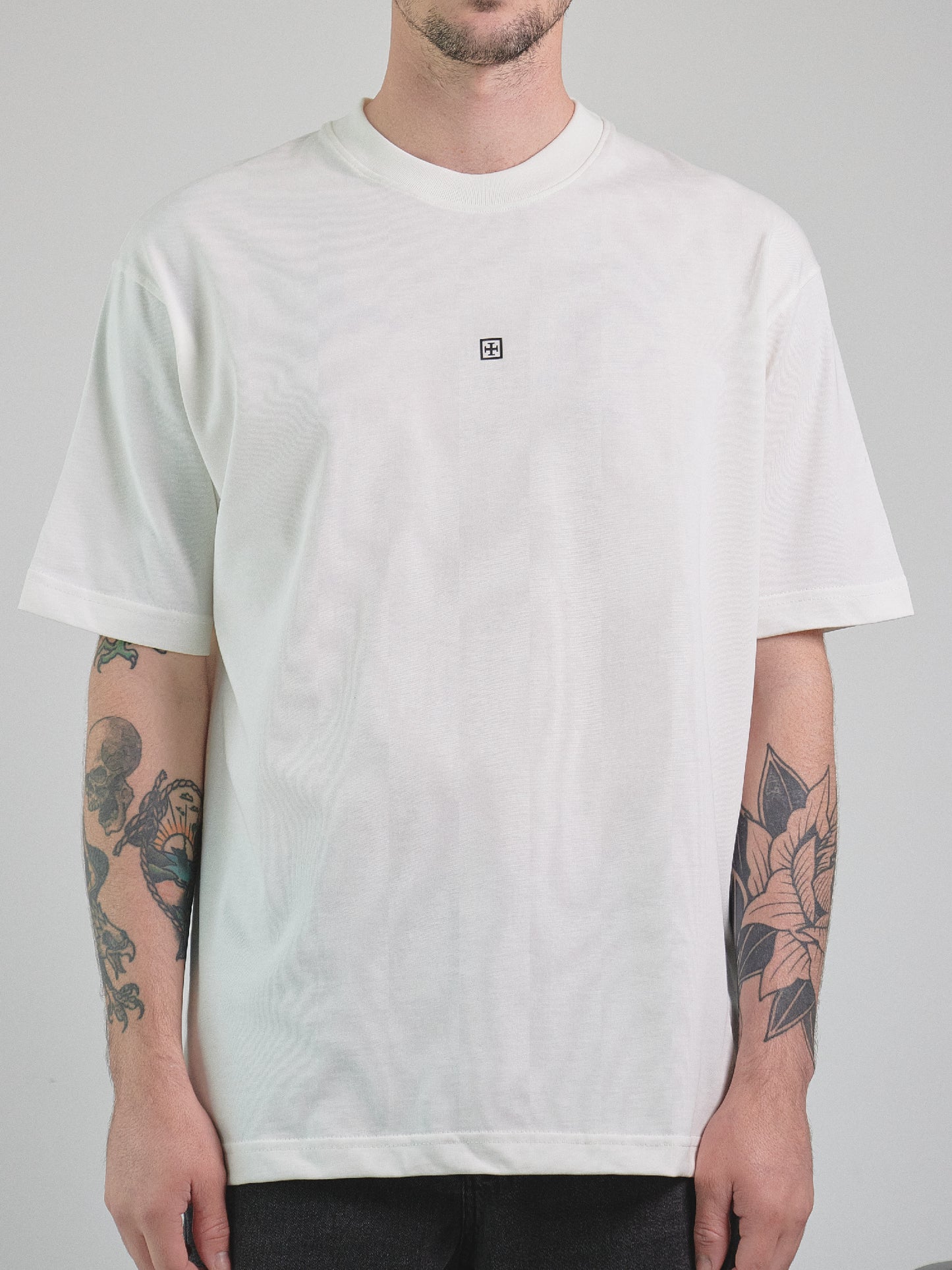 REGULAR FIT TOV STUDIOS - CREMA