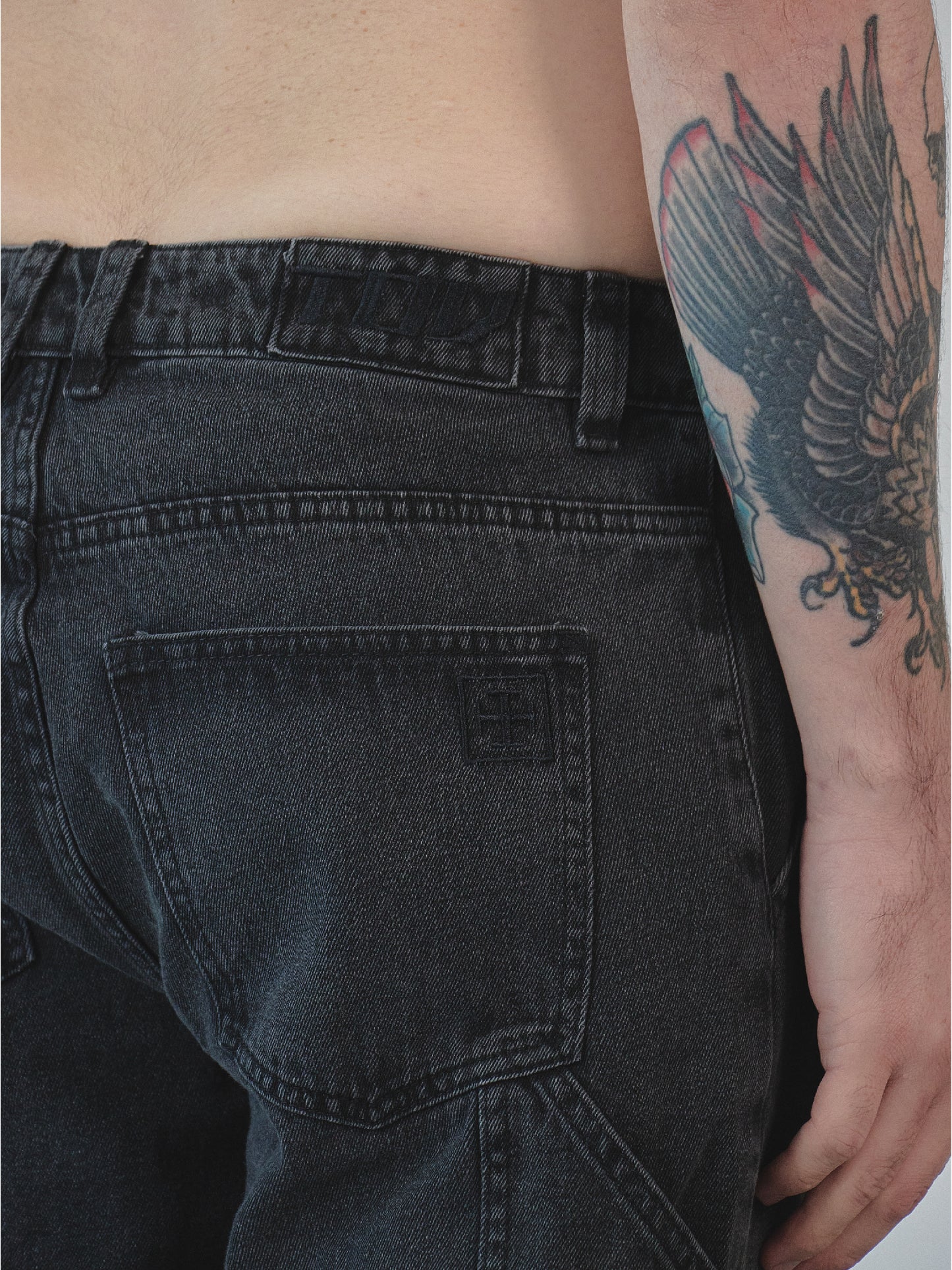 JEAN ANCHO CARPINTERO - NEGRO