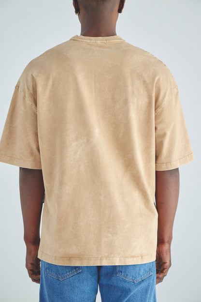 CAMISETA ACID WASH MAPA - BEIGE